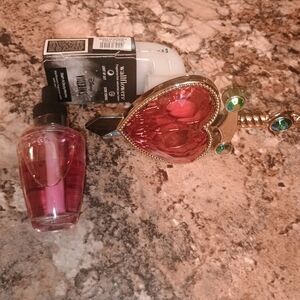 Bath & Body Works Disney villains evil Queen wallflower lights up 24/7